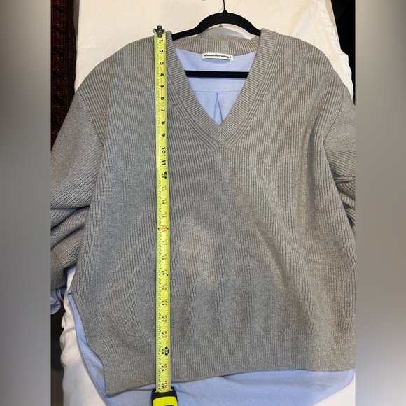 Alexander Wang Light Gray V-Neck Sweater - Picture 5 of 7
